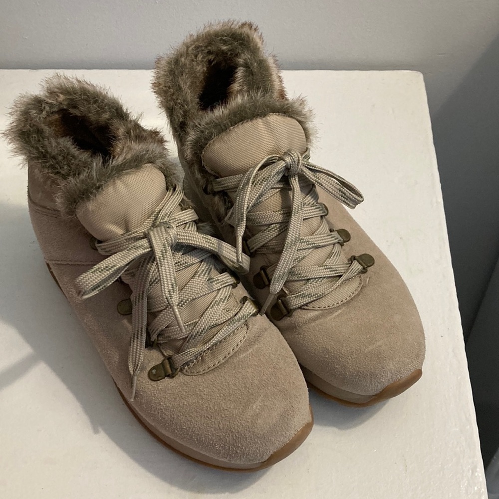 Baretraps Waterproof Ankle Booties w/ faux fur